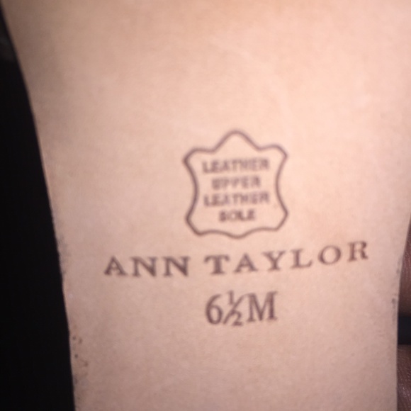 New 5" two toned tan and black Ann Taylor Heels - Picture 10 of 10